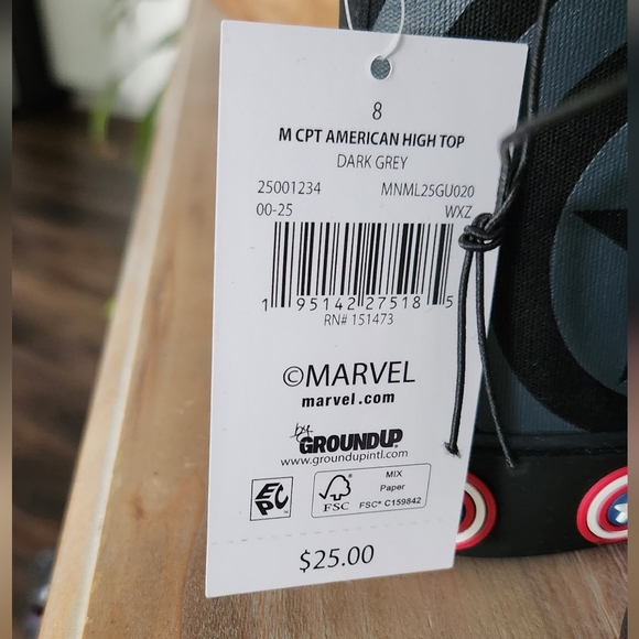 ๐ Captain America High-Top Sneakers โ Size 8 โ Marvel Avengers โ New with Tags - Picture 9 of 12
